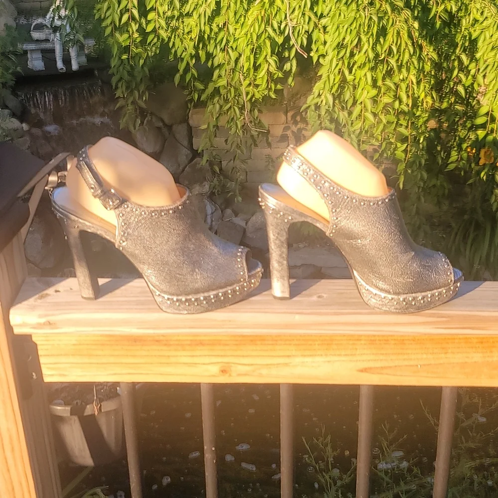 BCBGENERATION GRAY STUDED HEELS